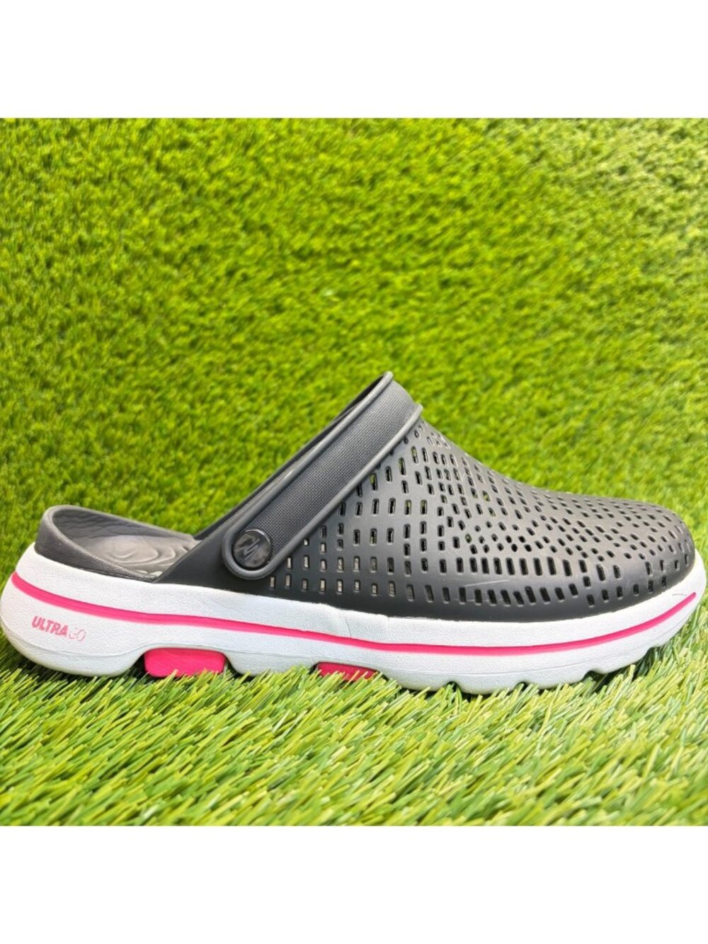 Skechers Foamies Go Walk 5 Womens Size 8 Black Pink Beach Casual Clog Sandals